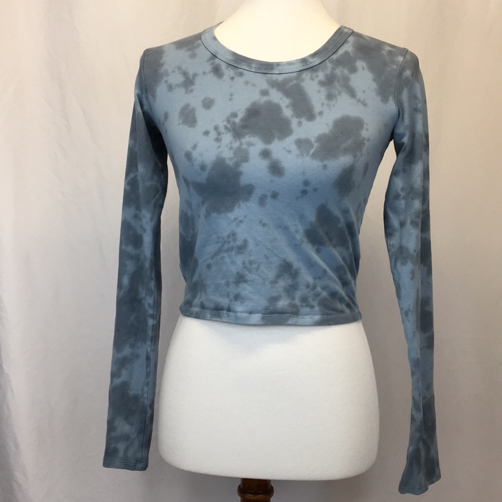 EMPYRE Blue Tie Dye Long Sleeve Key Hole Crop Top